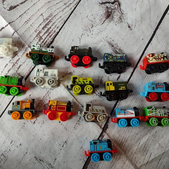Thomas The Train Minis Lot Toys Thomas And Friends Collection ~ Lot Of 16 - Picture 7 of 12